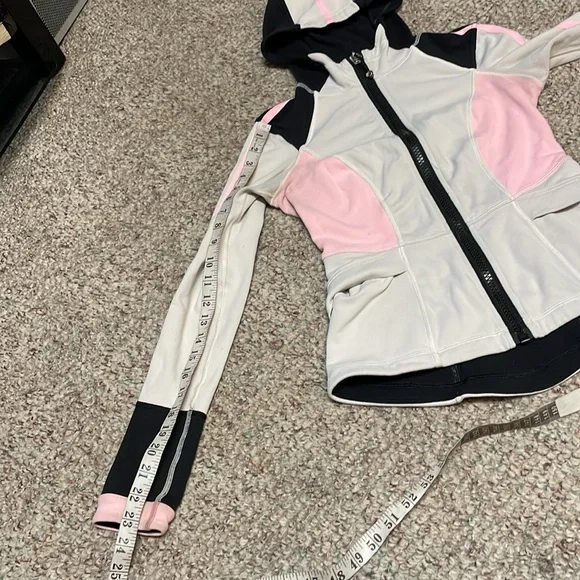 Lululemon jacket - Picture 7 of 12